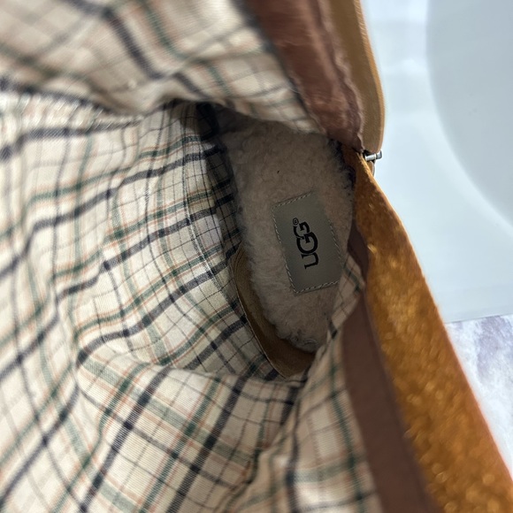 UGG brown leather boots. Size 8.5 - Picture 7 of 9